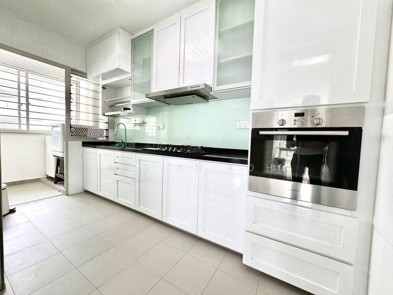 215B Compassvale Drive, 215B Compassvale Drive, Hougang / Punggol / Sengkang, 3 Bedrooms, 990 sqft, HDB Flat For Sale, by Adrian Koh, 500249091 - Kitchen - PropertyGuru.com.sg