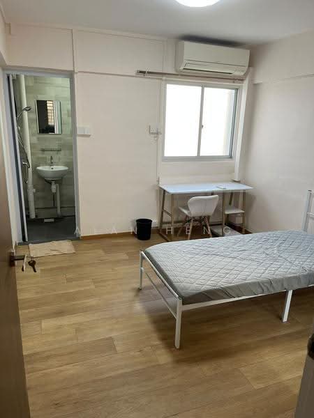 124 Hougang Avenue 1, 124 Hougang Avenue 1, Hougang / Punggol / Sengkang, Room Rental, 300 sqft, HDB Flat For Rent, by Alan Heng, 500249117 - Bedroom - PropertyGuru.com.sg