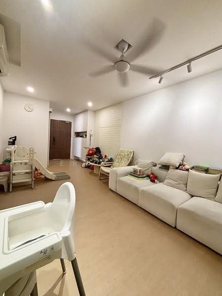 347A Yishun Avenue 11, 347A Yishun Avenue 11, Sembawang / Yishun, 3 Bedrooms, 990 sqft, HDB Flat For Sale, by Eric Foo, 500249119 - Living Room - PropertyGuru.com.sg
