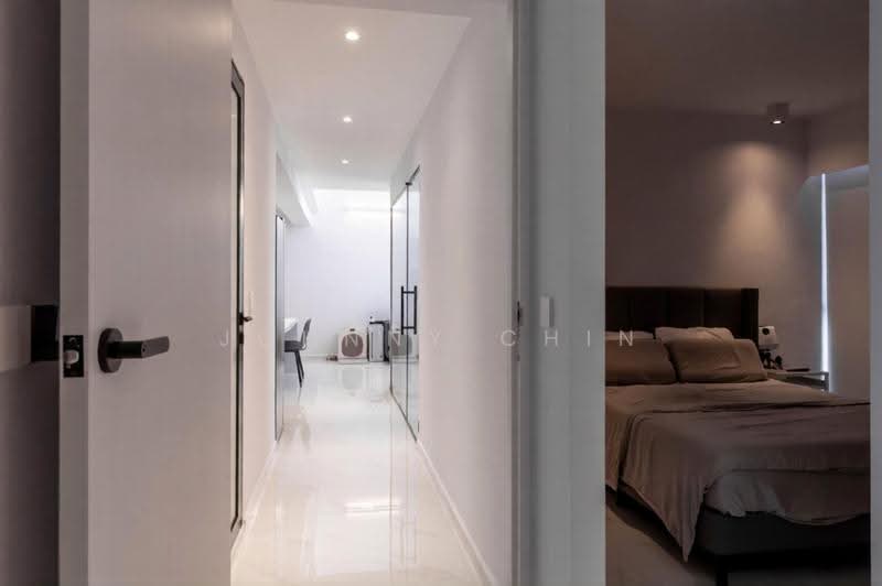 93 Dawson Road, 93 Dawson Road, Alexandra / Commonwealth, 3 Bedrooms, 1,023 sqft, HDB Flat For Sale, by Johnny Chin, 500249127 - Bedroom & Corridor - PropertyGuru.com.sg