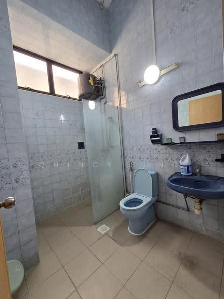 16B Sallim Road, Sallim Road, Eunos / Geylang / Paya Lebar, Room Rental, 300 sqft, Corner Terrace For Rent, by Quincy Sung, 500249137 - Bathroom - PropertyGuru.com.sg