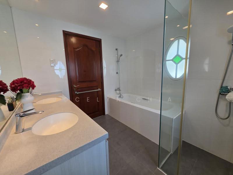 Gentle Villas, Gentle Drive, Newton / Novena, 5 Bedrooms, 2,900 sqft, Detached House For Sale, by Jocelyn Chia, 500249145 - PropertyGuru.com.sg