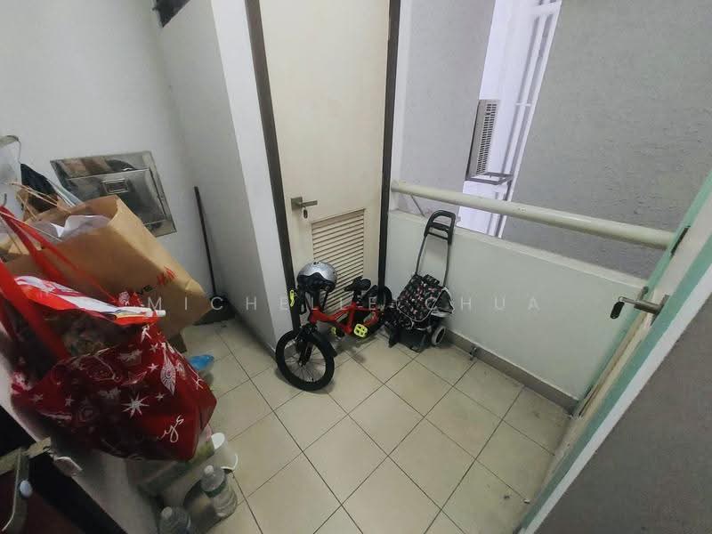 Regent Heights, 52 Bukit Batok East Avenue 5, Dairy Farm / Bukit Panjang / Choa Chu Kang, 2 Bedrooms, 1,023 sqft, Condominium For Rent, by Michelle Chua, 500249155 - Balcony - PropertyGuru.com.sg