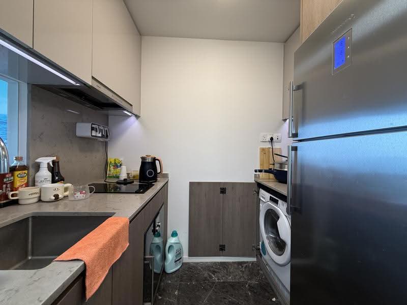Avenue South Residence, 1 Silat Avenue, Alexandra / Commonwealth, 2 Bedrooms, 657 sqft, Condominium For Sale, by Joe Tham, 500249172 - Kitchen - PropertyGuru.com.sg