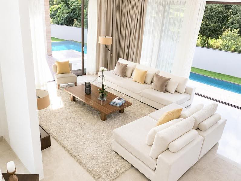 LORNIE ROAD BUNGALOW, LORNIE ROAD, ANDREW ROAD, THOMSON, CALDECOTT, Newton / Novena, 7 Bedrooms, 9,450 sqft, Bungalow House For Rent, by Lim Sheng Loo, 500249175 - Living Room - PropertyGuru.com.sg