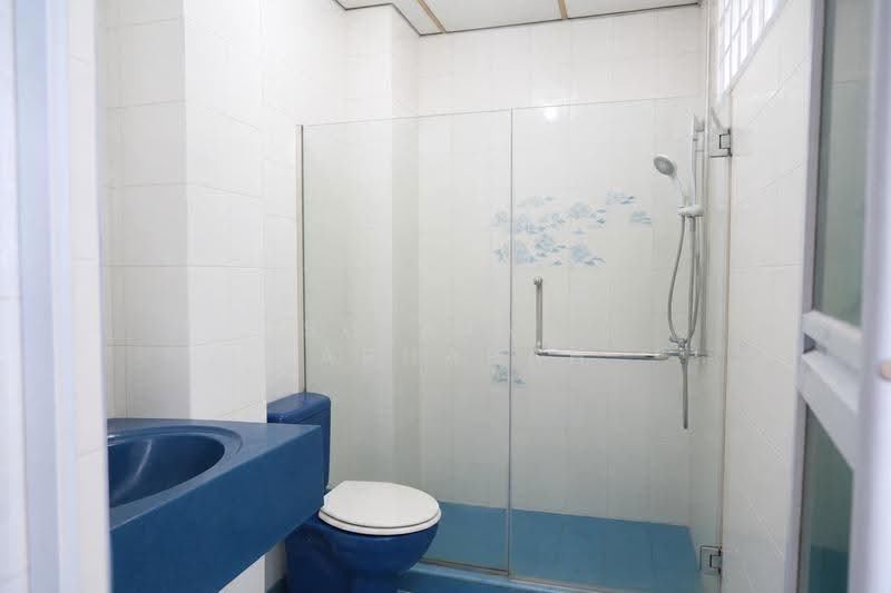 Landed @ Kee Sun Ave, 5 min Siglap MRT, Kee Sun Ave, East Coast / Marine Parade, 3 Bedrooms, 2,000 sqft, Terraced House For Sale, by Suliman Harharah, 500249195 - Bathroom - PropertyGuru.com.sg