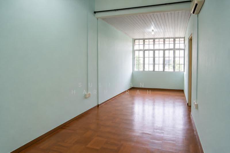 Landed @ Kee Sun Ave, 5 min Siglap MRT, Kee Sun Ave, East Coast / Marine Parade, 3 Bedrooms, 2,000 sqft, Terraced House For Sale, by Suliman Harharah, 500249195 - Bedroom 1 - PropertyGuru.com.sg