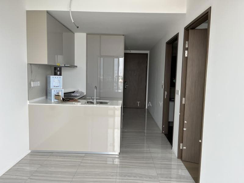 Parc Esta, 822 Sims Avenue, Eunos / Geylang / Paya Lebar, 1 Bedroom, 452 sqft, Condominium For Sale, by Daryl Tay, 500249202 - Hall to Kitchen - PropertyGuru.com.sg