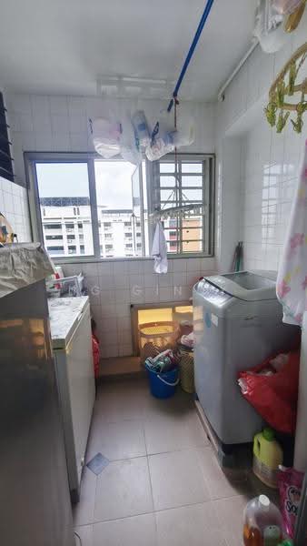 165 Hougang Avenue 1, 165 Hougang Avenue 1, Hougang / Punggol / Sengkang, Room Rental, 120 sqft, HDB Flat For Rent, by Ng Ginny, 500249211 - Balcony - PropertyGuru.com.sg