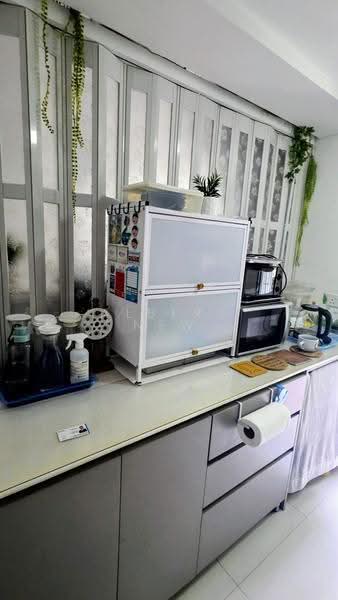 The Visionaire, 184 Canberra Drive, Sembawang / Yishun, Room Rental, 120 sqft, Condominium For Rent, by Albert New, 500249220 - Kitchen - PropertyGuru.com.sg
