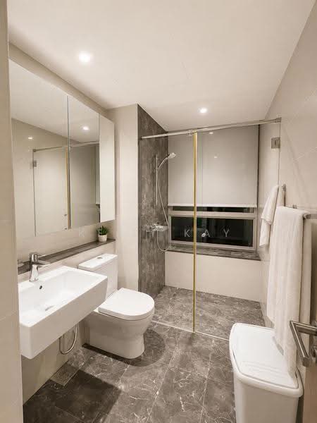 Flamingo Valley, 476 Siglap Road, East Coast / Marine Parade, 3 Bedrooms, 958 sqft, Condominium For Rent, by Kelly Kay, 500249229 - Master Bathroom - PropertyGuru.com.sg