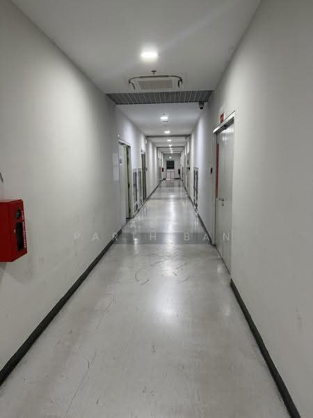 Pioneer Junction, 3 Soon Lee Street, Boon Lay / Jurong / Tuas, 1,410 sqft, Factory / Workshop (B2) For Sale, by Agt Parthiban, 500249238 - Corridor - CommercialGuru.com.sg