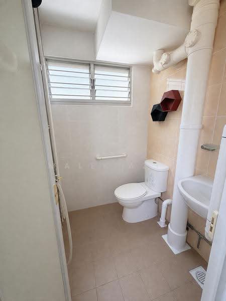 708 Bedok North Road, 708 Bedok North Road, Bedok / Upper East Coast, 3 Bedrooms, 980 sqft, HDB Flat For Sale, by Malek Aziz, 500249244 - Bathroom - PropertyGuru.com.sg