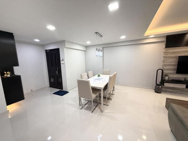 286A Toh Guan Road, 286A Toh Guan Road, Boon Lay / Jurong / Tuas, 3 Bedrooms, 1,324 sqft, HDB Flat For Rent, by Richard Ho, 500249246 - Dining Area and Entrance - PropertyGuru.com.sg