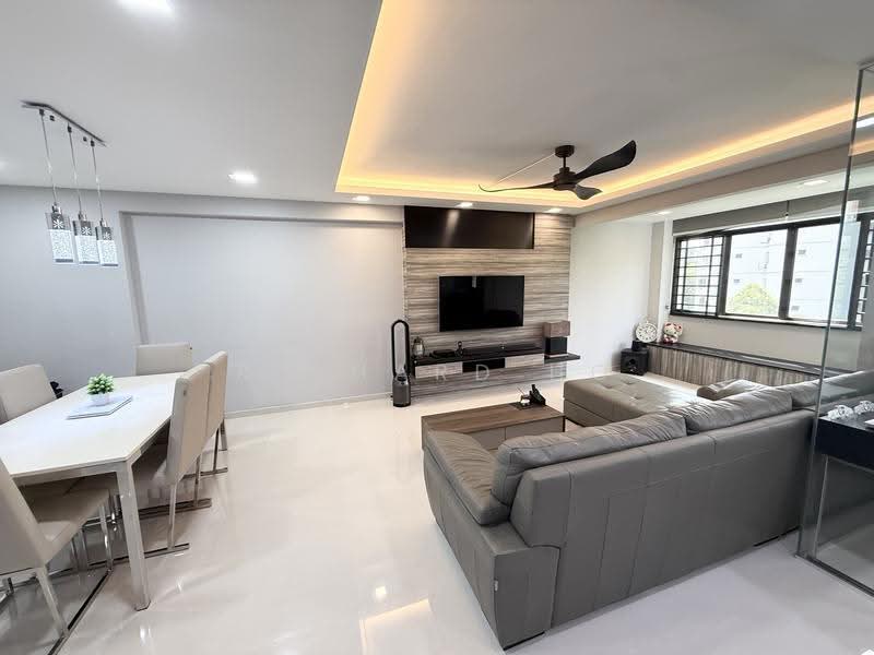 286A Toh Guan Road, 286A Toh Guan Road, Boon Lay / Jurong / Tuas, 3 Bedrooms, 1,324 sqft, HDB Flat For Rent, by Richard Ho, 500249246 - Living Room - PropertyGuru.com.sg