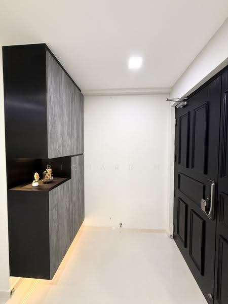 286A Toh Guan Road, 286A Toh Guan Road, Boon Lay / Jurong / Tuas, 3 Bedrooms, 1,324 sqft, HDB Flat For Rent, by Richard Ho, 500249246 - Entrance - PropertyGuru.com.sg