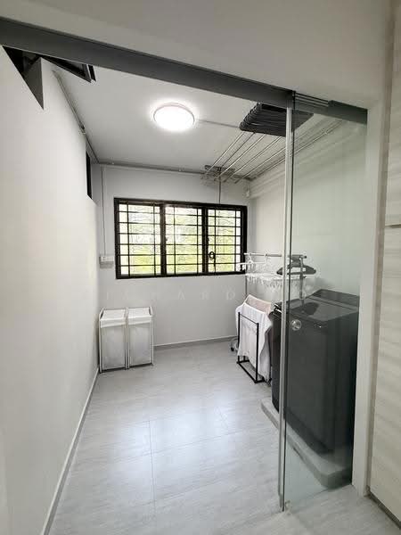 286A Toh Guan Road, 286A Toh Guan Road, Boon Lay / Jurong / Tuas, 3 Bedrooms, 1,324 sqft, HDB Flat For Rent, by Richard Ho, 500249246 - Service Yard - PropertyGuru.com.sg