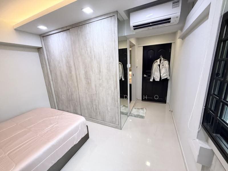 286A Toh Guan Road, 286A Toh Guan Road, Boon Lay / Jurong / Tuas, 3 Bedrooms, 1,324 sqft, HDB Flat For Rent, by Richard Ho, 500249246 - Master Bedroom - PropertyGuru.com.sg