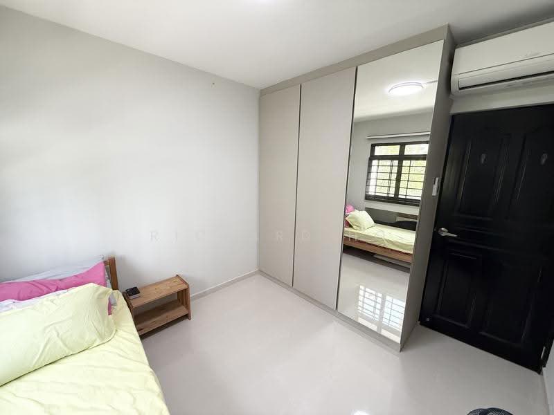 286A Toh Guan Road, 286A Toh Guan Road, Boon Lay / Jurong / Tuas, 3 Bedrooms, 1,324 sqft, HDB Flat For Rent, by Richard Ho, 500249246 - Common Bedroom 2 - PropertyGuru.com.sg