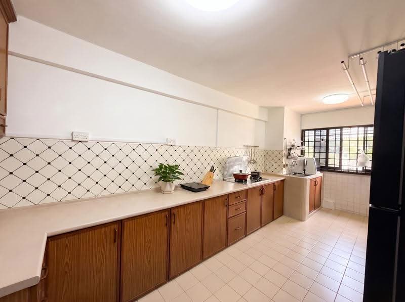 335 Clementi Avenue 2, 335 Clementi Avenue 2, Buona Vista / West Coast / Clementi New Town, 2 Bedrooms, 882 sqft, HDB Flat For Sale, by Jackson Woo 吴威璋, 500249262 - Kitchen - PropertyGuru.com.sg