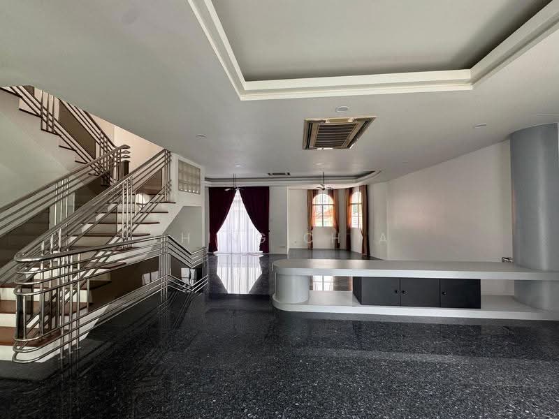 Sennett Avenue, Bedok / Upper East Coast, 6 Bedrooms, 11,200 sqft, Semi-Detached House For Sale, by Ching Chia, 500249313 - Living Room - PropertyGuru.com.sg