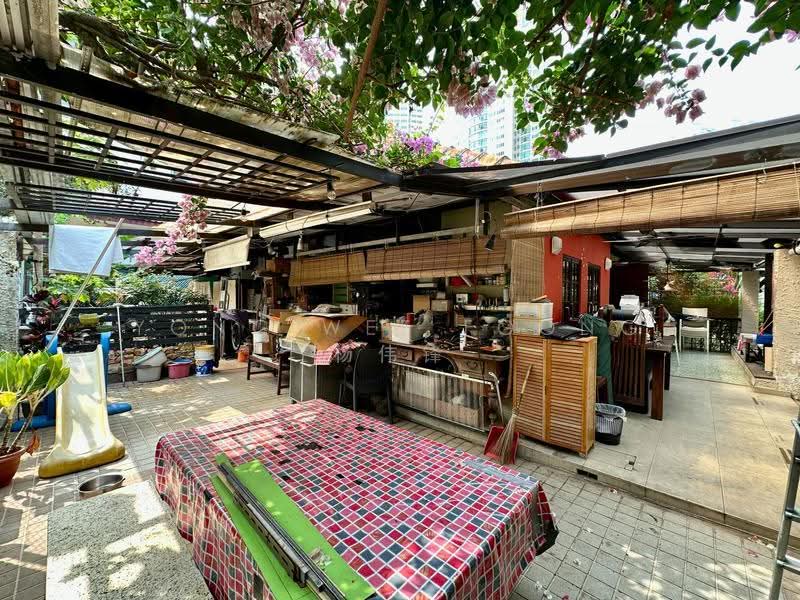 Shepherd's Hill Estate, Shepard's Drive, Alexandra / Commonwealth, 6 Bedrooms, 2,500 sqft, Detached House For Sale, by Yong Wee Foong 杨伟锋, 500249315 - Exterior - PropertyGuru.com.sg