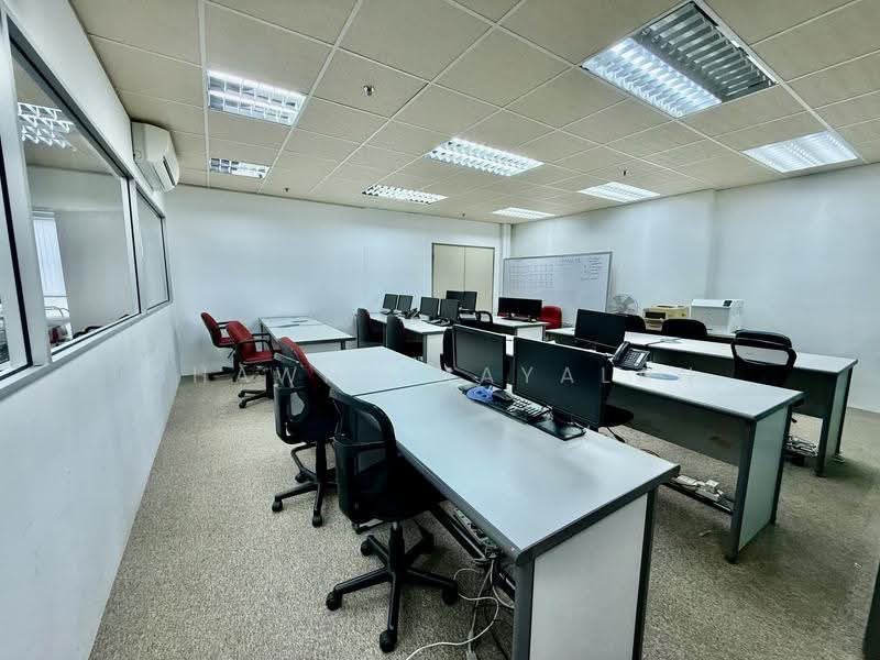 Ubi Techpark, 10 Ubi Crescent, Eunos / Geylang / Paya Lebar, 2,281 sqft, Light Industrial (B1) For Sale, by Shawn Thayalan, 500249329 - CommercialGuru.com.sg