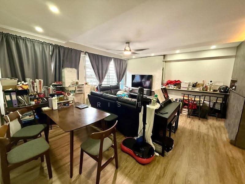 783A Woodlands Rise, 783A Woodlands Rise, Admiralty / Woodlands, 4 Bedrooms, 1,216 sqft, HDB Flat For Sale, by Chris Tan, 500249340 - Living Room - PropertyGuru.com.sg