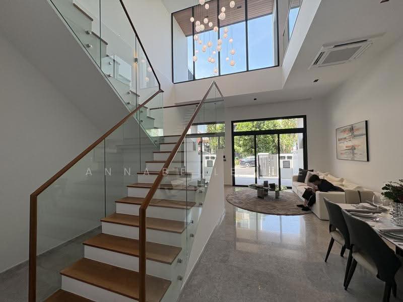 Move in Condition 3.5 Stories with Lift!, Sembawang / Yishun, 6 Bedrooms, 4,800 sqft, Terraced House For Sale, by Annabelle Tee, 500249343 - PropertyGuru.com.sg