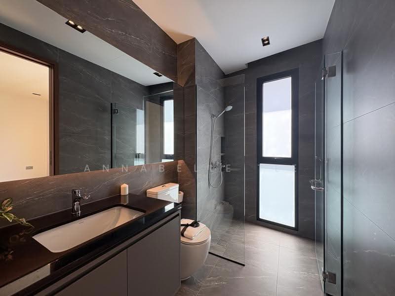 Move in Condition 3.5 Stories with Lift!, Sembawang / Yishun, 6 Bedrooms, 4,800 sqft, Terraced House For Sale, by Annabelle Tee, 500249343 - PropertyGuru.com.sg