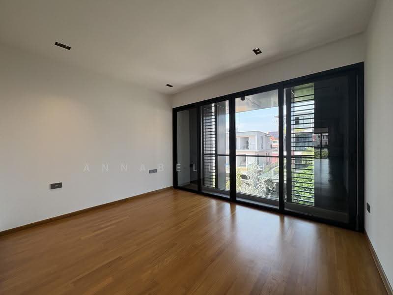 Move in Condition 3.5 Stories with Lift!, Sembawang / Yishun, 6 Bedrooms, 4,800 sqft, Terraced House For Sale, by Annabelle Tee, 500249343 - PropertyGuru.com.sg