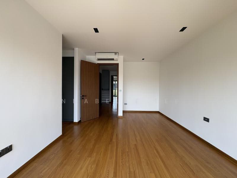 Move in Condition 3.5 Stories with Lift!, Sembawang / Yishun, 6 Bedrooms, 4,800 sqft, Terraced House For Sale, by Annabelle Tee, 500249343 - PropertyGuru.com.sg