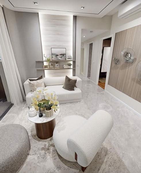 Rare Freehold Penthouse Near Boon Keng MRT Station!, Balestier / Toa Payoh, 4 Bedrooms, 2,583 sqft, Condominium For Sale, by Evon Lee, 500249345 - Living Room - PropertyGuru.com.sg