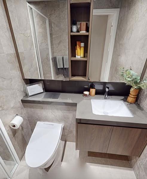 Rare Freehold Penthouse Near Boon Keng MRT Station!, Balestier / Toa Payoh, 4 Bedrooms, 2,583 sqft, Condominium For Sale, by Evon Lee, 500249345 - Bathroom - PropertyGuru.com.sg
