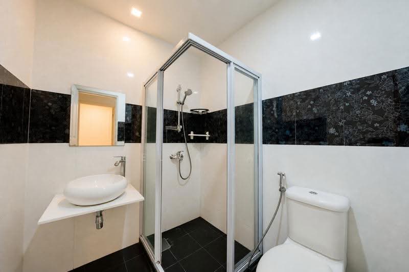 Chuan drive, Hougang / Punggol / Sengkang, 6 Bedrooms, 3,600 sqft, Terraced House For Sale, by Belva Tan, 500249348 - PropertyGuru.com.sg