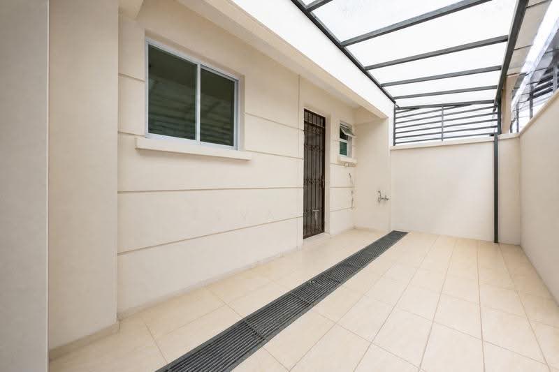 Chuan drive, Hougang / Punggol / Sengkang, 6 Bedrooms, 3,600 sqft, Terraced House For Sale, by Belva Tan, 500249348 - PropertyGuru.com.sg
