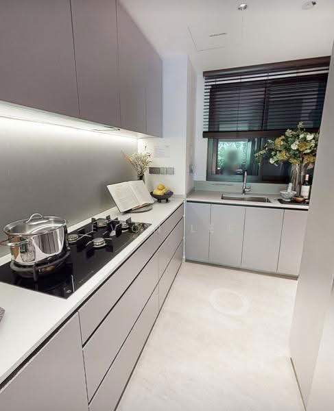 Walk to Pasir Panjang MRT Station! Huge Discount!, Alexandra / Commonwealth, 5 Bedrooms, 2,164 sqft, Condominium For Sale, by Evon Lee, 500249354 - Kitchen - PropertyGuru.com.sg