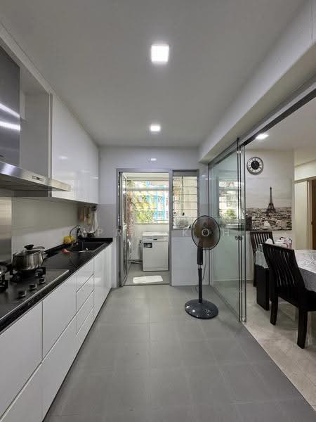 674A Fern Grove @ Yishun, 674A Yishun Avenue 4, Sembawang / Yishun, 3 Bedrooms, 1,206 sqft, HDB Flat For Sale, by April Koh, 500249369 - Kitchen - PropertyGuru.com.sg