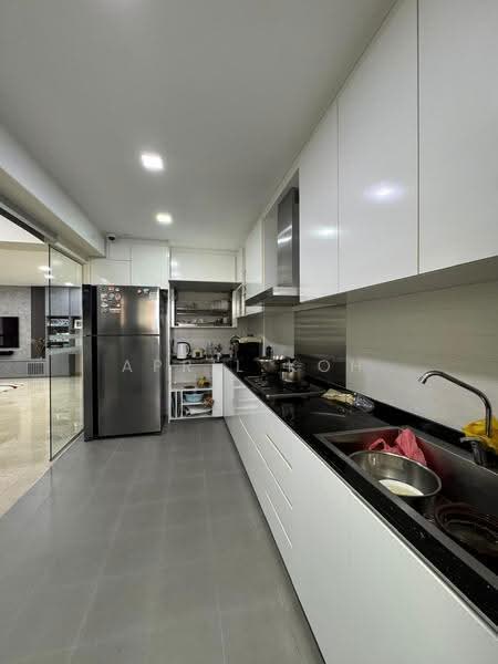 674A Fern Grove @ Yishun, 674A Yishun Avenue 4, Sembawang / Yishun, 3 Bedrooms, 1,206 sqft, HDB Flat For Sale, by April Koh, 500249369 - Kitchen - PropertyGuru.com.sg