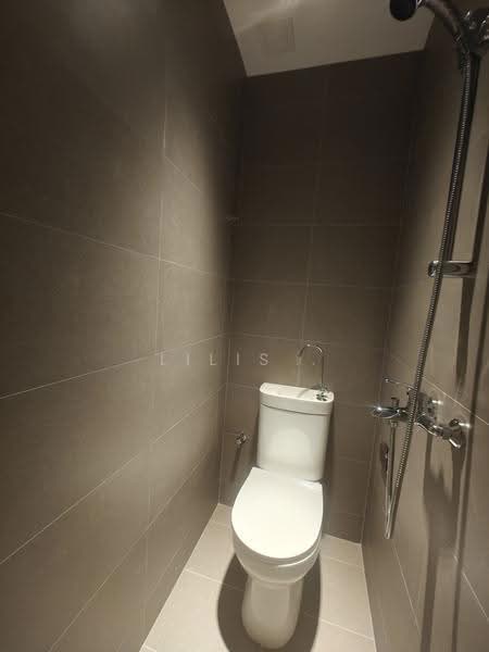 Amber House, 30 Amber Gardens, East Coast / Marine Parade, 3 Bedrooms, 1,744 sqft, Apartment For Sale, by Lilis ., 500249370 - Bathroom - PropertyGuru.com.sg