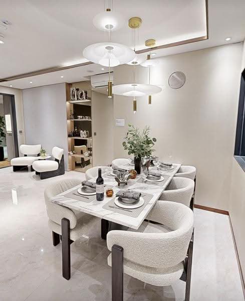 Brand New Unit! Next to Lorong Chuan MRT Station!, Hougang / Punggol / Sengkang, 3 Bedrooms, 1,206 sqft, Condominium For Sale, by Evon Lee, 500249376 - Dining Room - PropertyGuru.com.sg