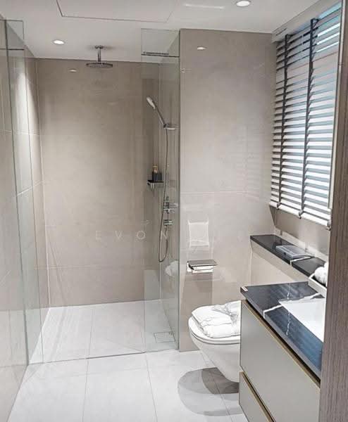 Brand New Unit! Next to Lorong Chuan MRT Station!, Hougang / Punggol / Sengkang, 3 Bedrooms, 1,206 sqft, Condominium For Sale, by Evon Lee, 500249376 - Bathroom - PropertyGuru.com.sg