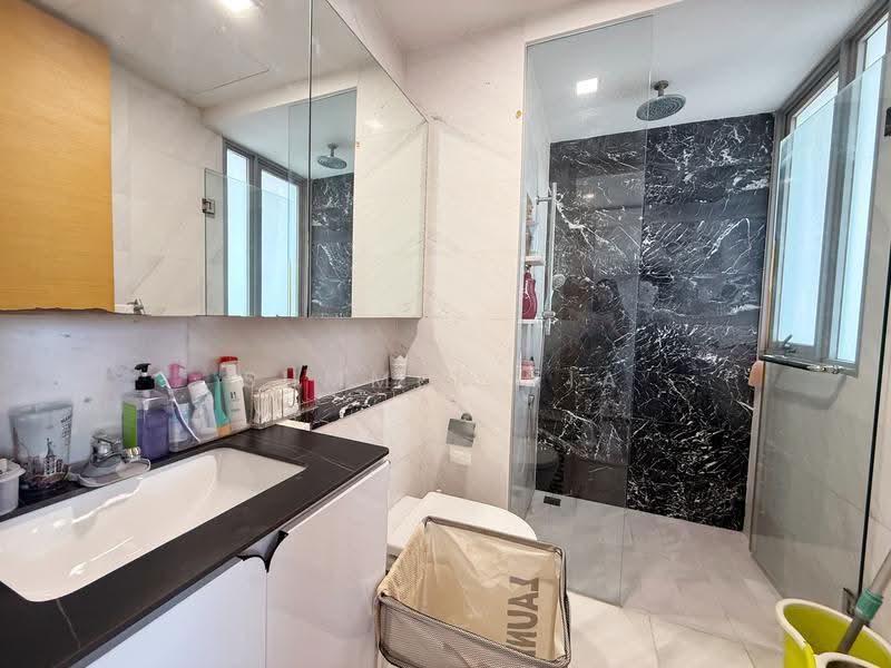 The Scala @ Lorong Chuan, 138 Serangoon Avenue 3, Hougang / Punggol / Sengkang, 2 Bedrooms, 850 sqft, Condominium For Sale, by Summer Xia, 500249384 - Bathroom - PropertyGuru.com.sg