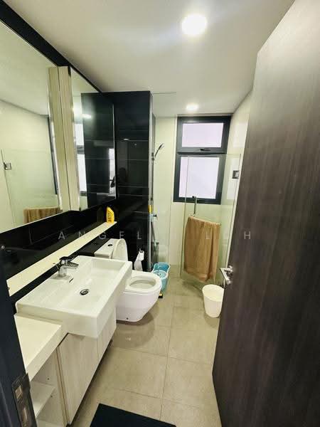 Gem Residences, 3 Lorong 5 Toa Payoh, Balestier / Toa Payoh, 3 Bedrooms, 947 sqft, Condominium For Rent, by Angelin Loh, 500249385 - Bathroom - PropertyGuru.com.sg