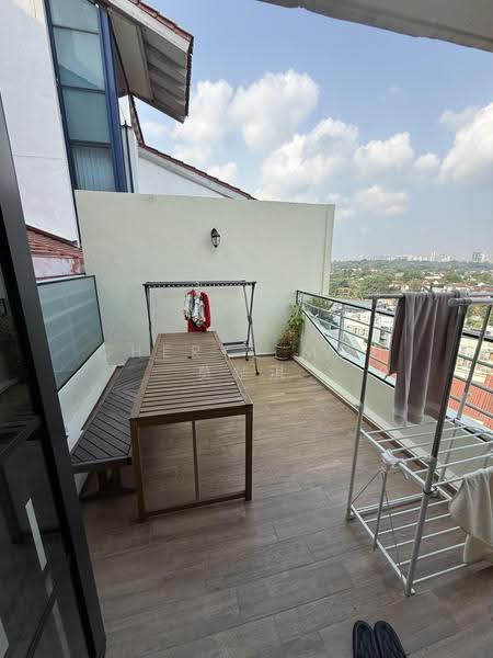 Nineteen Shelford, 19 Shelford Road, Newton / Novena, 2 Bedrooms, 1,453 sqft, Condominium For Rent, by Cheryl Moh 莫楚淇, 500249392 - Balcony - PropertyGuru.com.sg