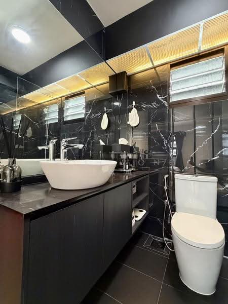 30 Ghim Moh Link, 30 Ghim Moh Link, Tanglin / Holland / Bukit Timah, 3 Bedrooms, 1,001 sqft, HDB Flat For Sale, by Faith Wong 王蕙蕙, 500249393 - Bathroom - PropertyGuru.com.sg