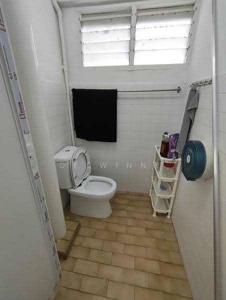742 Bedok Reservoir Road, Bedok, Bedok Reservoir Road, Bedok North, Chai Chee, Kaki Bukit, Ubi Ave, Bedok / Upper East Coast, 1,646 sqft, Shop / Shophouse For Rent, by Deswinne G K, 500249396 - Bathroom - CommercialGuru.com.sg