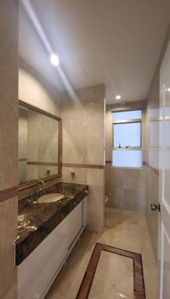 Leonie Condotel, 2 Leonie Hill Road, Orchard / River Valley, 4 Bedrooms, 2,568 sqft, Condominium For Rent, by Lilis ., 500249408 - Bathroom - PropertyGuru.com.sg
