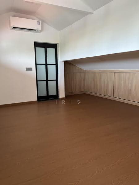 Goldhill Gardens, Goldhill Avenue, Newton / Novena, 5 Bedrooms, 3,200 sqft, Corner Terrace For Rent, by Iris Liew, 500249416 - Attic Bedroom - PropertyGuru.com.sg