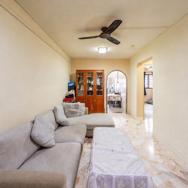 714 Clementi West Street 2, 714 Clementi West Street 2, Buona Vista / West Coast / Clementi New Town, 2 Bedrooms, 721 sqft, HDB Flat For Sale, by April Tai, 500249418 - Living Room - PropertyGuru.com.sg